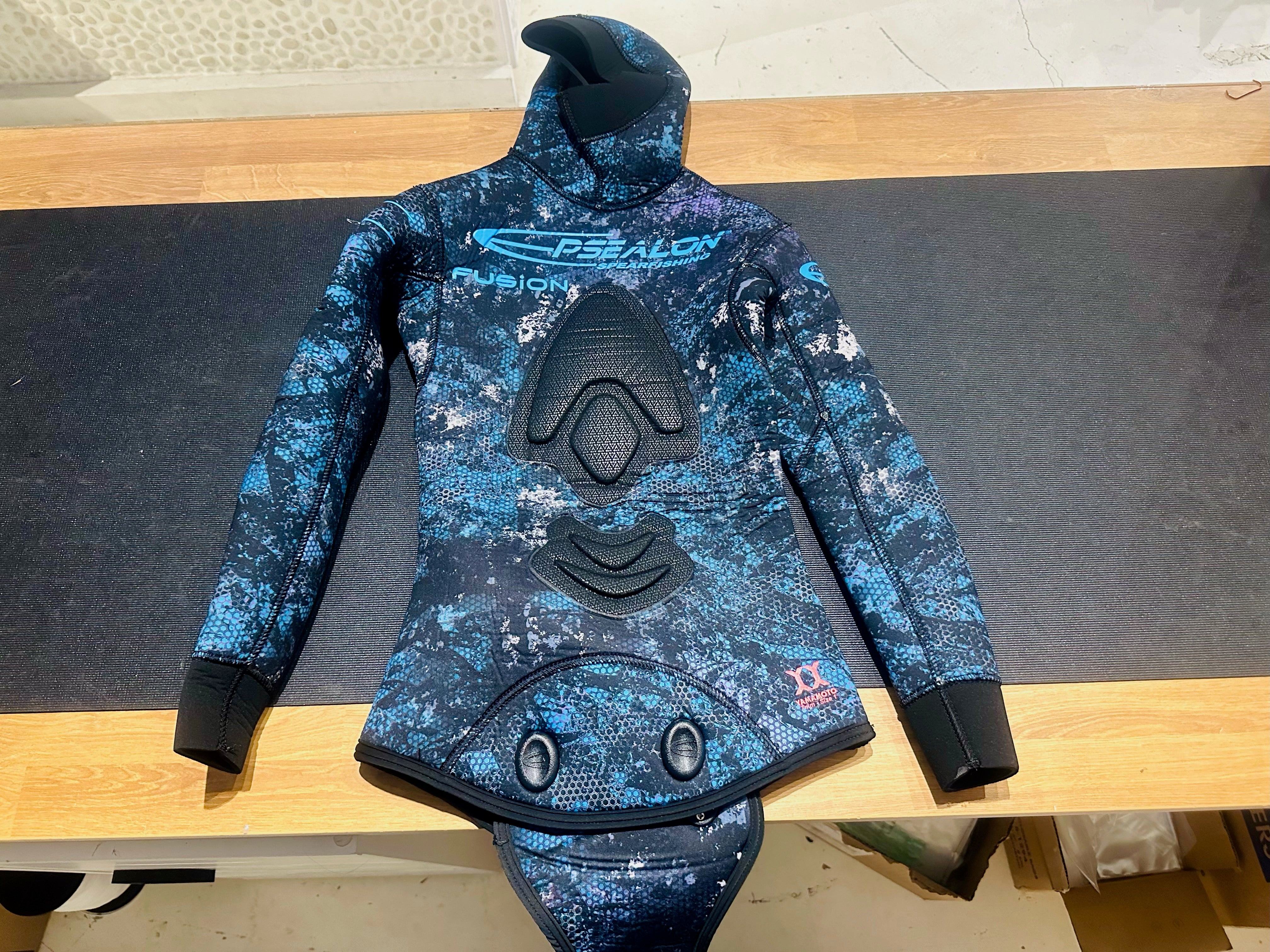 Epsealon Venus 7mm Woman Used Size S2 | Diving Sports Canada | Vancouver