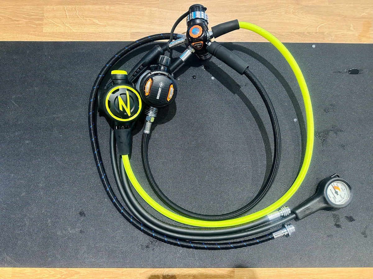 Beuchat VR400 DIN/ Zeagle F8 Octo/ Scubapro Pressure Gauge Imperial Used | Diving Sports Canada | Vancouver