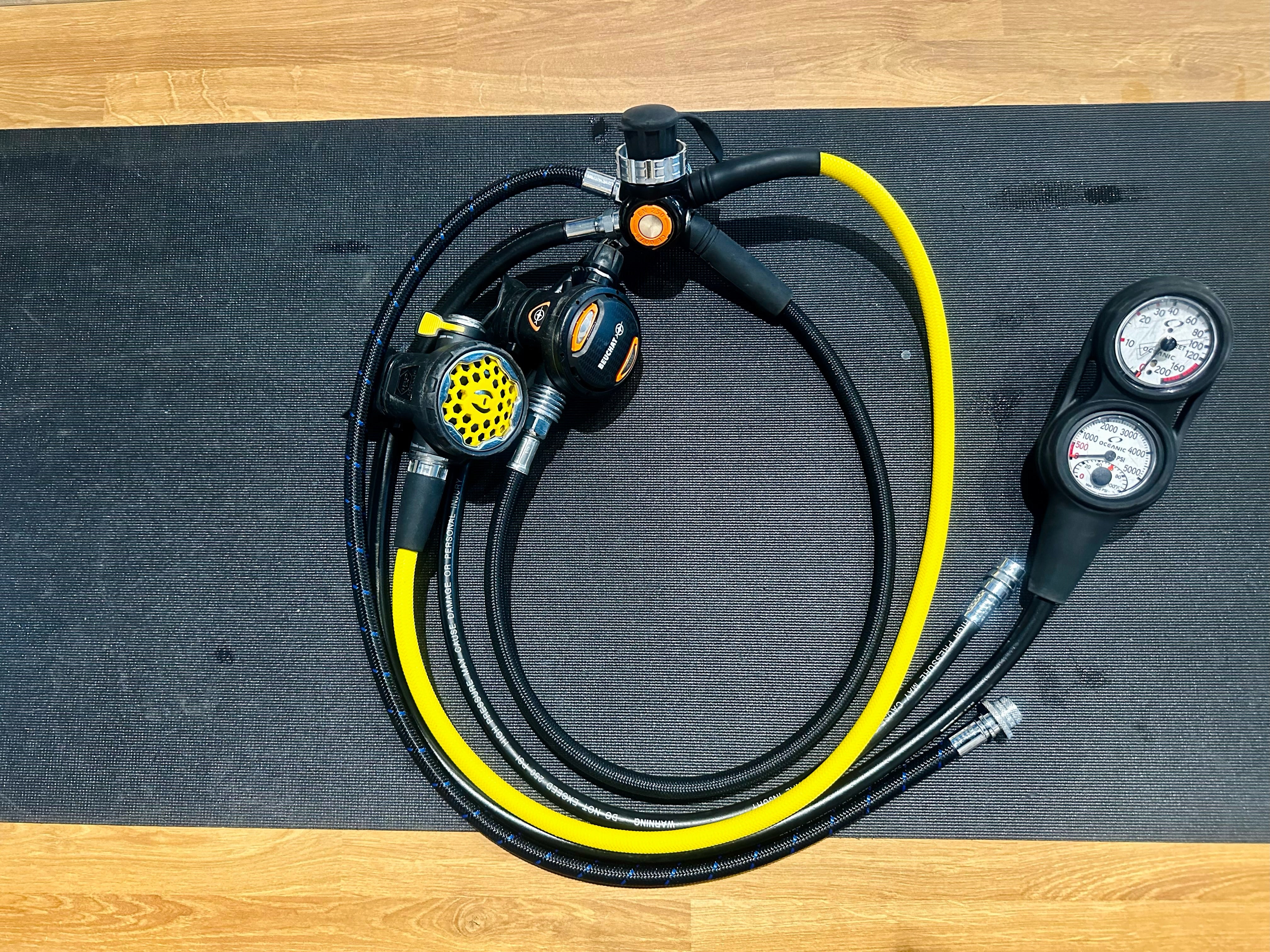 Beuchat VR400/ Hollis 150LX Octopus/ Oceanic Max Depth Swiv Combo Used | Diving Sports Canada | Vancouver